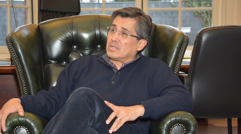Juan José Gómez Camacho en su despacho de Bruselas