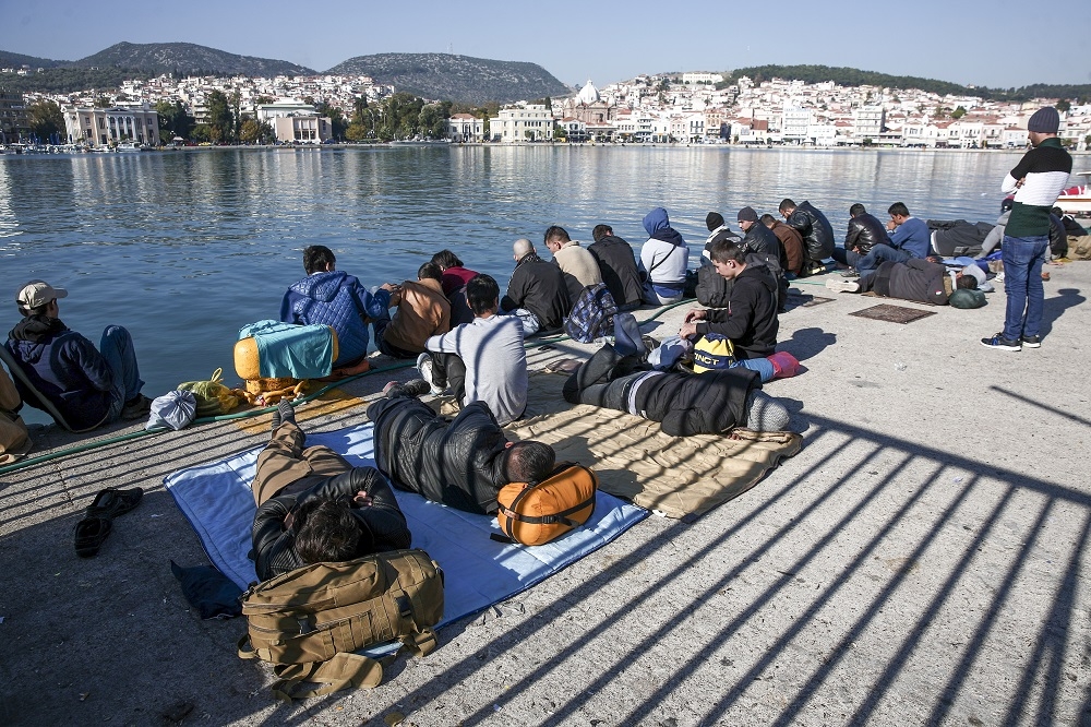 Refugiados en el Puerto Mytilene de Lesbos