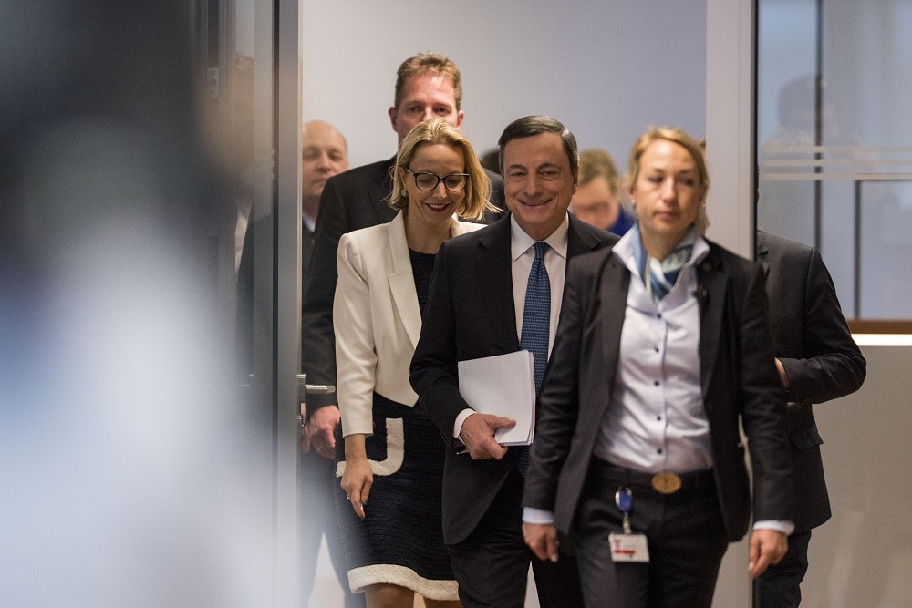 Mario Draghi, presidente del BCE, a la llegada a la rueda de prensa